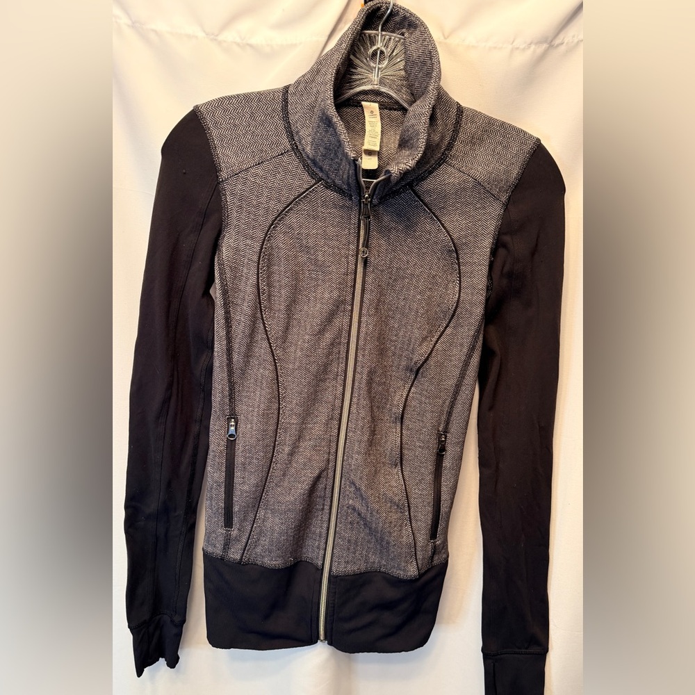Lululemon Define Jacket Size 2 Gray‎ Black Herringbone Mock Neck Full Zip